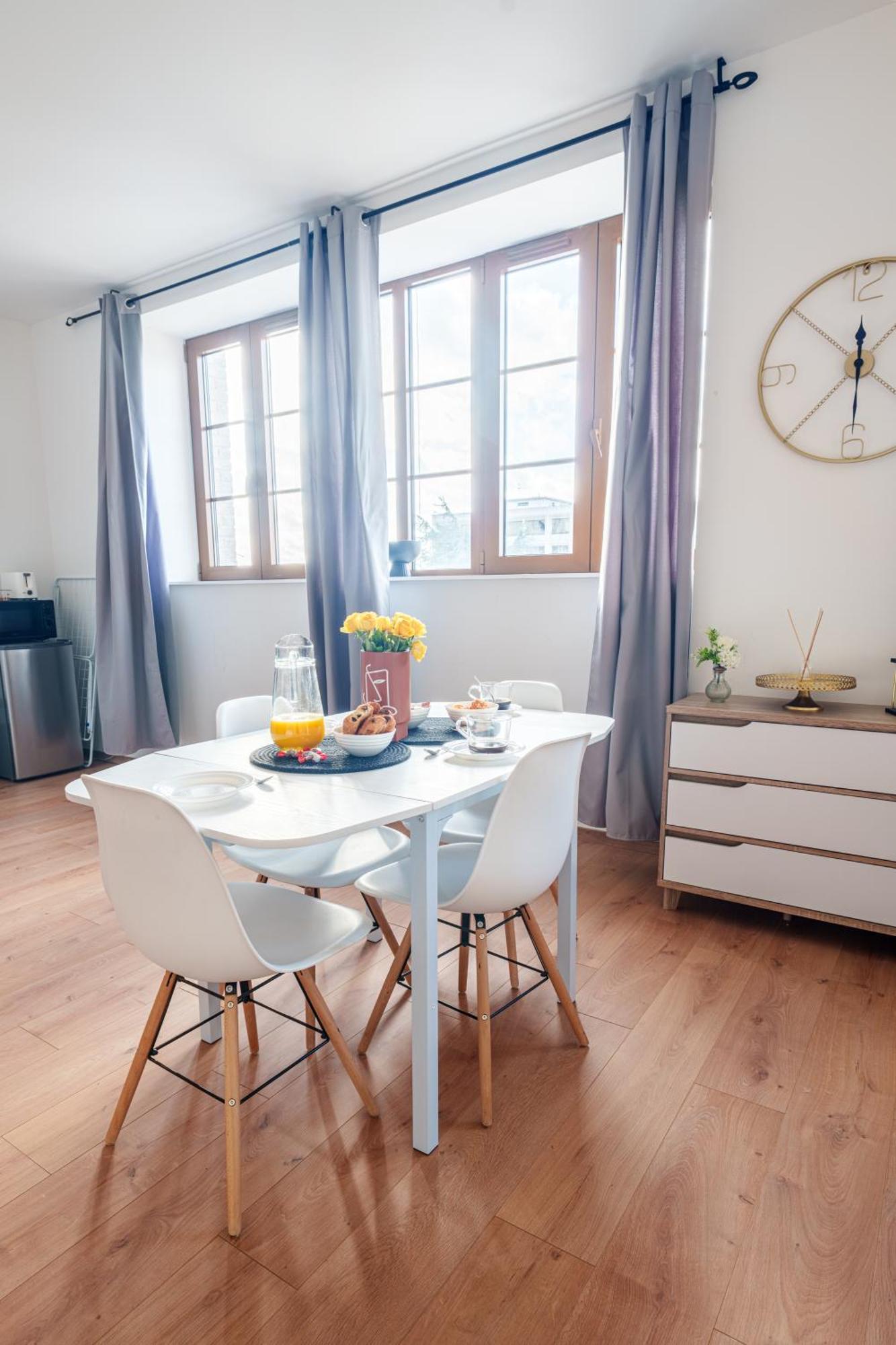 Le Fleur De Cerisier - Zmn Conciergerie Lägenhet Saint-Quentin  Exteriör bild